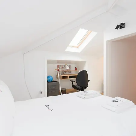 בית נופש Liiiving In Matosinhos- Colorwave Terrace House *